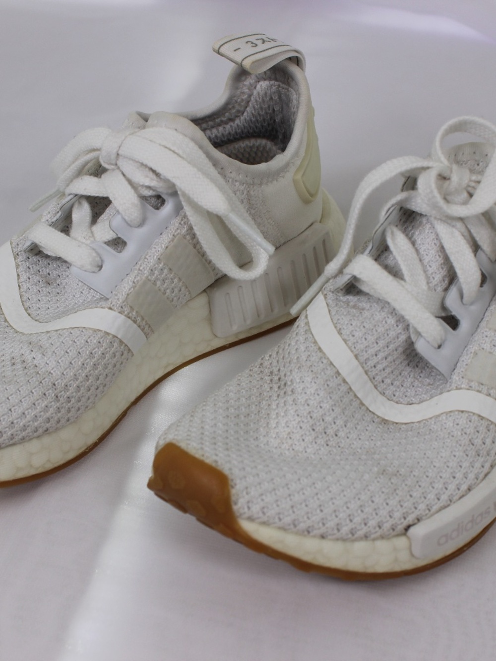 Adidas NMD_R1 Cloud White Gum Kids Sneakers 4Y